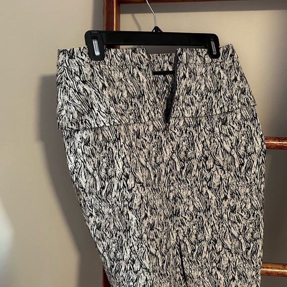 🇨🇦 Judith & Charles black and white pencil skirt with peplum
🍁 Canadian brand 🍁 - Picture 6 of 7